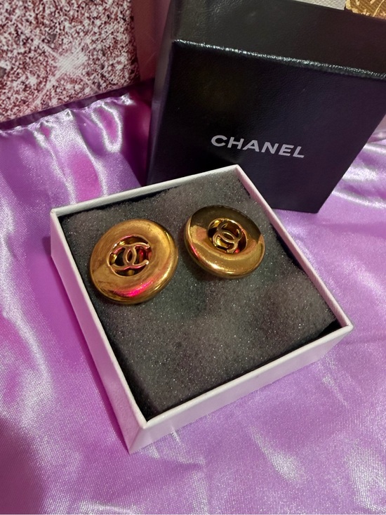 CHANEL Jewelry - CHANEL Gold Round CC Logo Clip-On Earrings